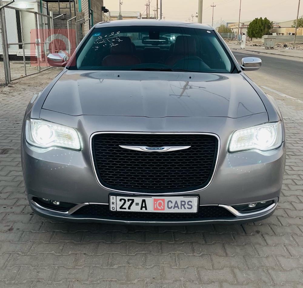 کرایسلەر 300